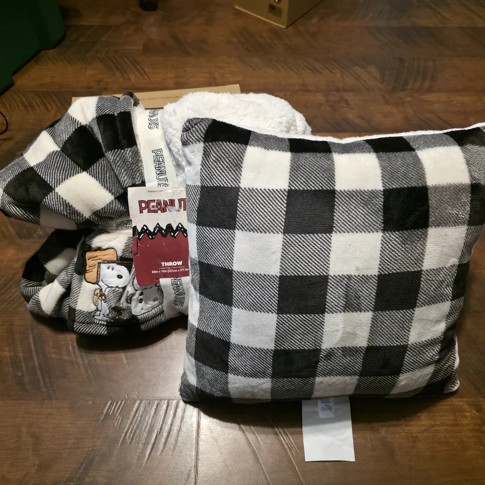 Peanuts Black and White Checkered Snoopy Pillow And Throw Blanket New